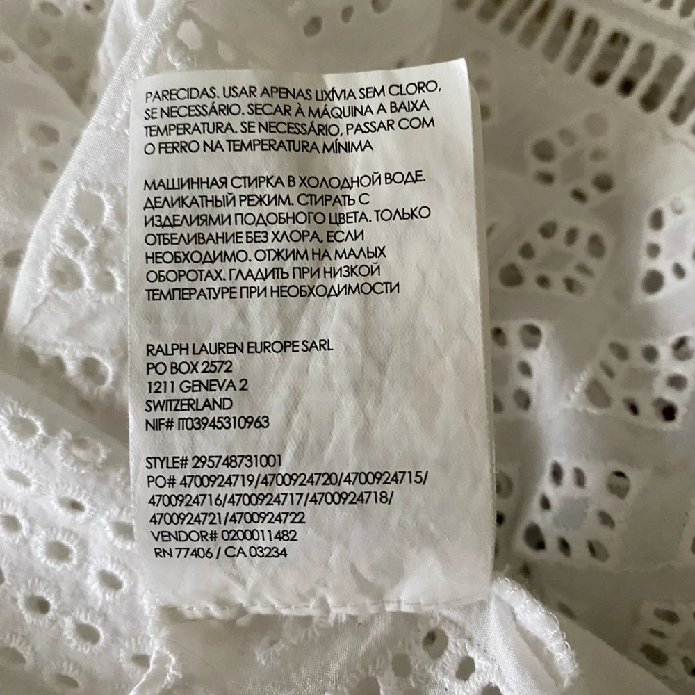 Club Monaco Colinee Eyelet Top Size Small - Picture 9 of 9